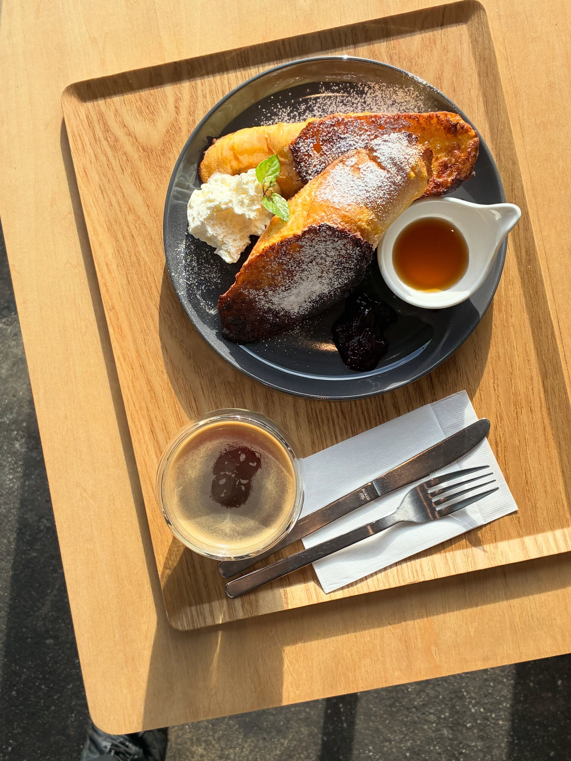 ふんわり焼き上げたフレンチトーストと、すっきりとした味わいの